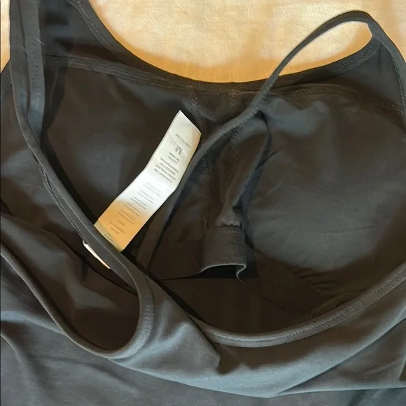 Sleek Black Strappy Tank Top - Picture 4 of 10